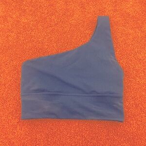 Lulu crop top size 0 but could fit a 2